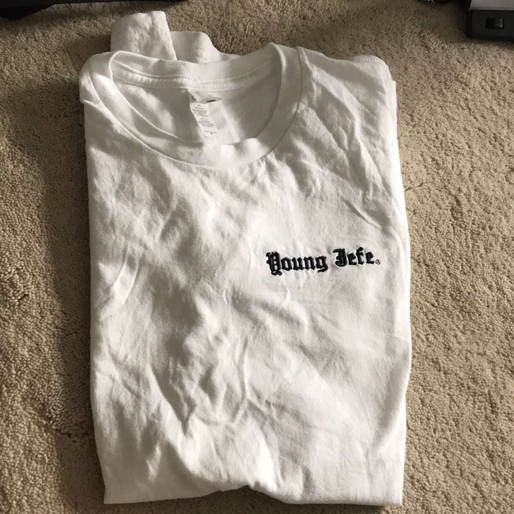 Young Jefe white top